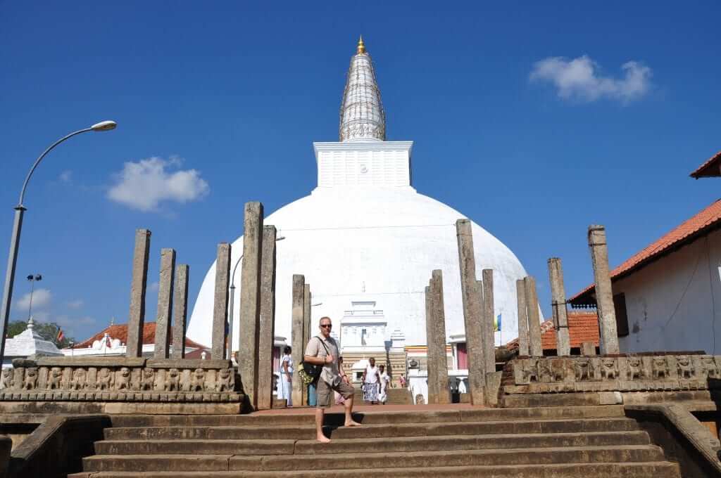 Anuradhapura dagoba Ruvanvelisaya